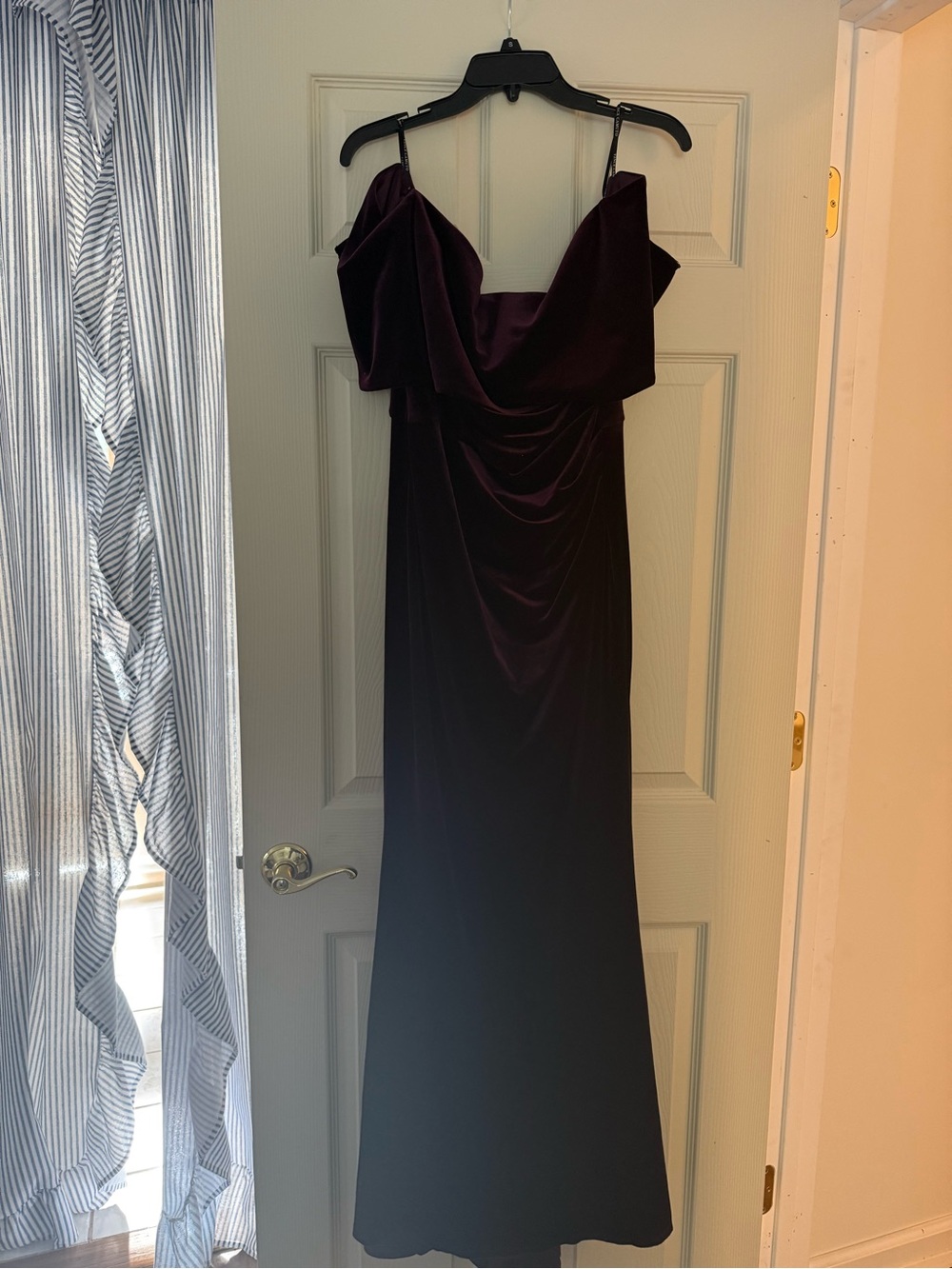 Elegant Velvet Off-Shoulder Evening Dress in Deep Plum